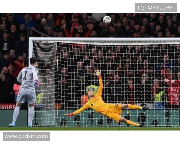 足球明星在赛场上瞬间蹲地的动人瞬间展现他们的坚韧与激情